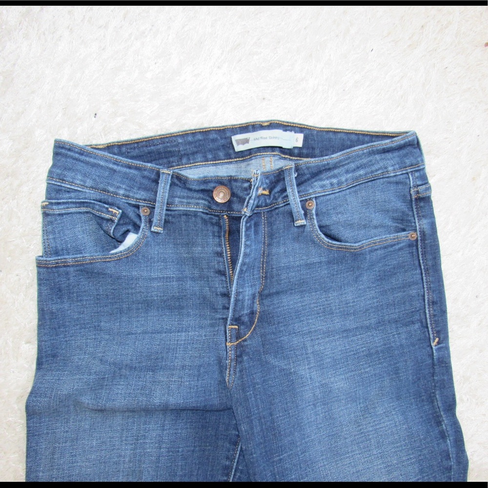 Levi’s Mid Rise Skinny - Picture 3 of 3